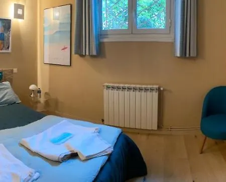 Chez Phil Et Dom Bed & Breakfast 3*