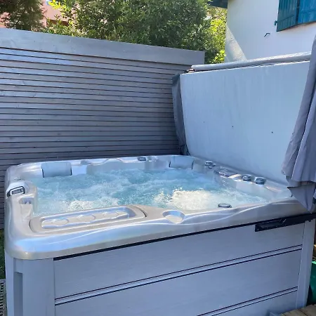 Chez Phil Et Dom Bed & Breakfast Biarritz