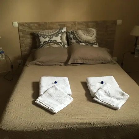 Bed & Breakfast Chez Phil Et Dom 3*