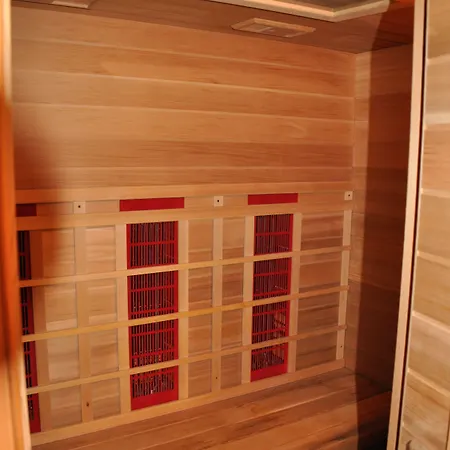 Chez Phil Et Dom Bed & Breakfast 3*