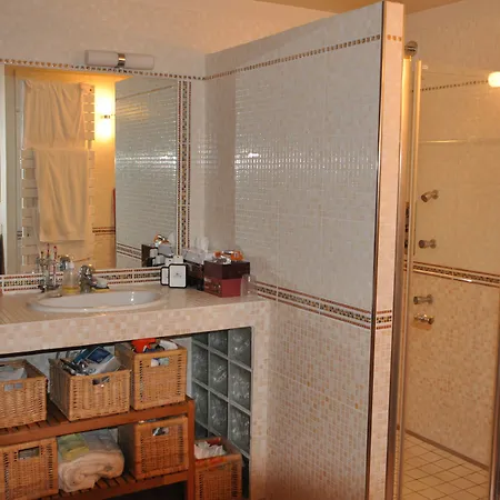 Chez Phil Et Dom 住宿加早餐酒店 3*