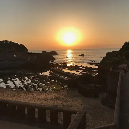 Chez Phil Et Dom 比亚里茨