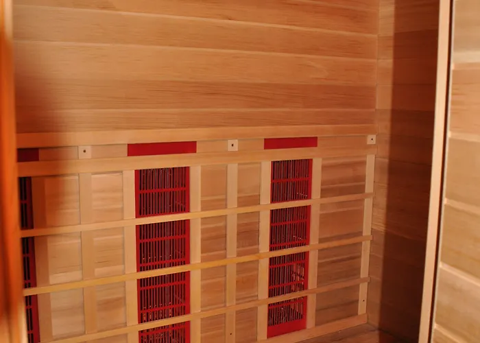 Chez Phil Et Dom Bed & Breakfast 3*